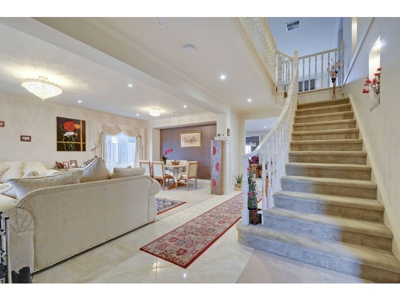 18 Duxbury Drive, Traralgon VIC 3844