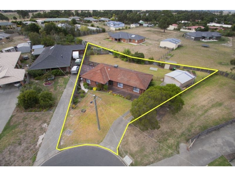 11 Rhodes Court, Glengarry VIC 3854