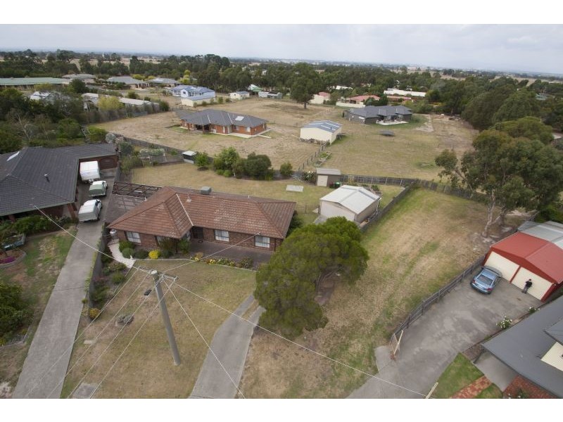 11 Rhodes Court, Glengarry VIC 3854