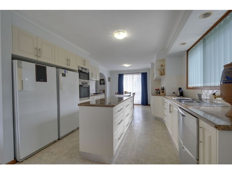 11 Rhodes Court, Glengarry VIC 3854