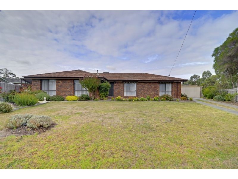 11 Rhodes Court, Glengarry VIC 3854