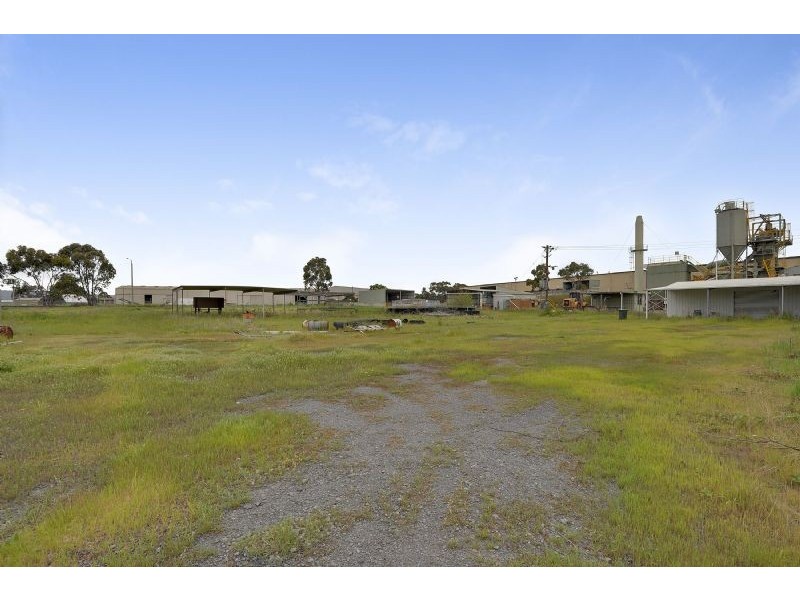172-190 PRINCES DRIVE, Morwell VIC 3840