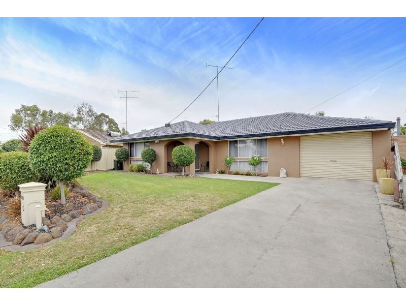 17 Wyung Drive, Morwell VIC 3840
