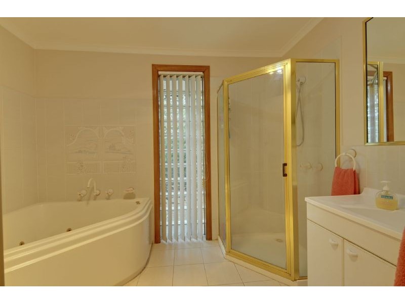 17 Wyung Drive, Morwell VIC 3840