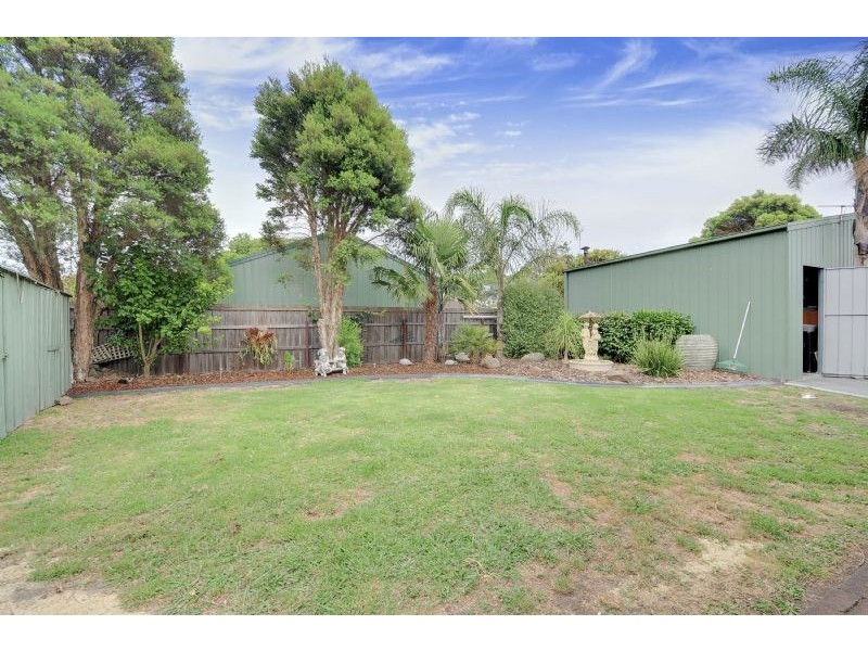 17 Wyung Drive, Morwell VIC 3840