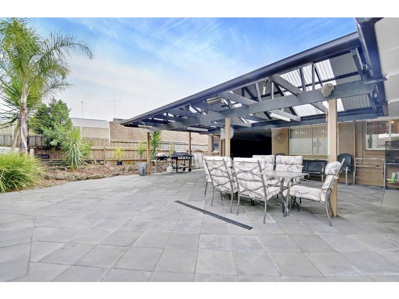 17 Wyung Drive, Morwell VIC 3840