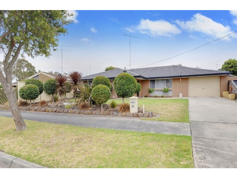 17 Wyung Drive, Morwell VIC 3840