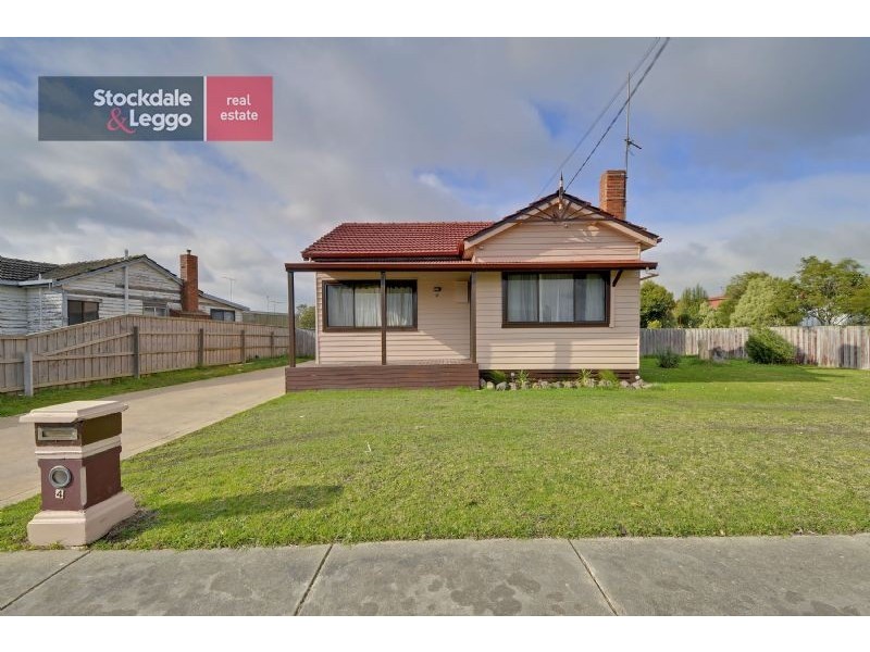 4 Saunders Crescent, Traralgon VIC 3844