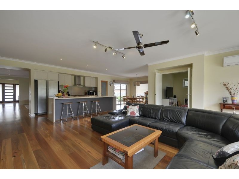 13 Crestmont Court, Traralgon VIC 3844