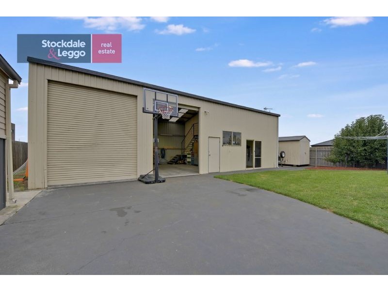 15 Huntingfield Close, Traralgon VIC 3844