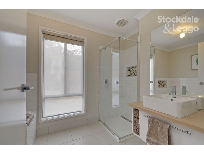 9 Lauren Place, Traralgon South VIC 3844