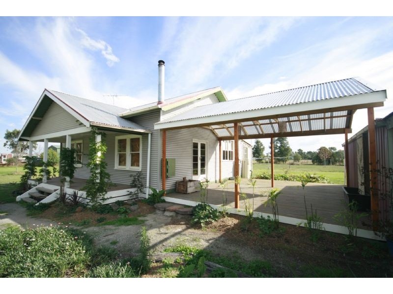 26 Henry, Bunyip VIC 3815