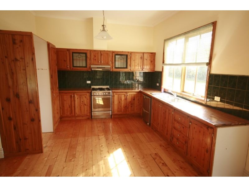 26 Henry, Bunyip VIC 3815