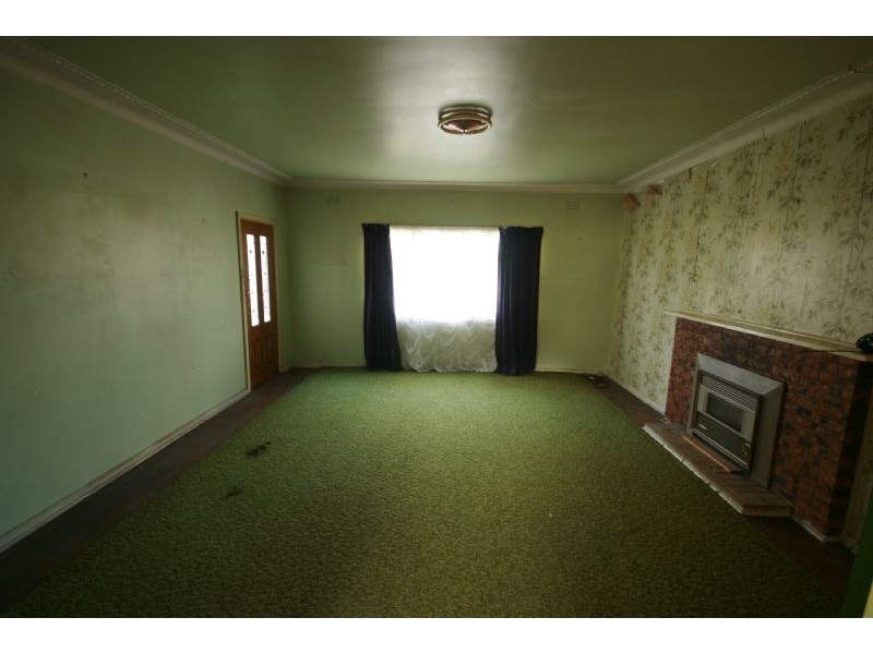 2 May, Garfield VIC 3814