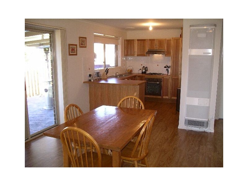 8 Toorongo Street, Drouin VIC 3818