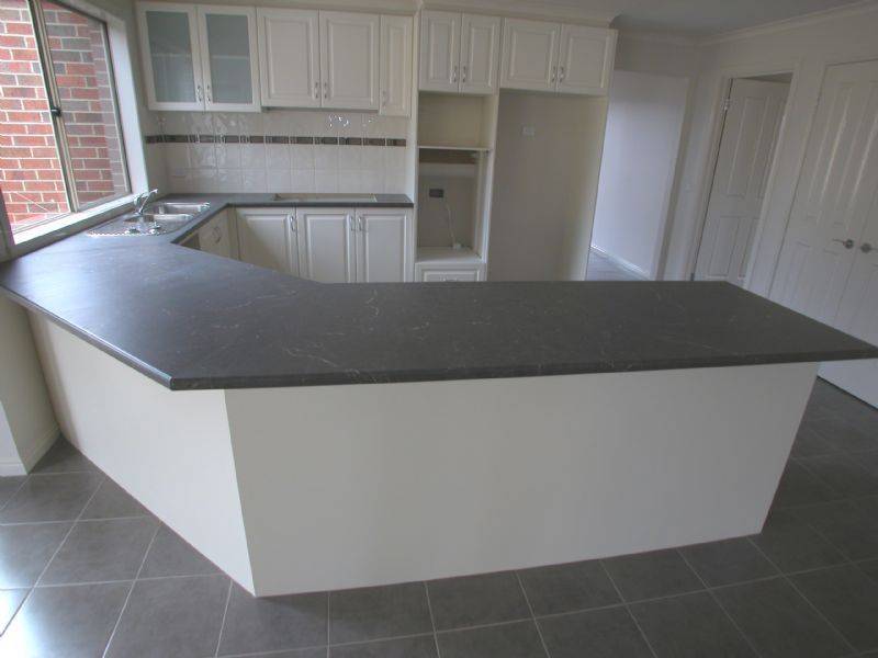 6 Lairds Rise, Garfield VIC 3814