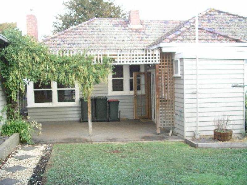3 Church Street, Drouin VIC 3818