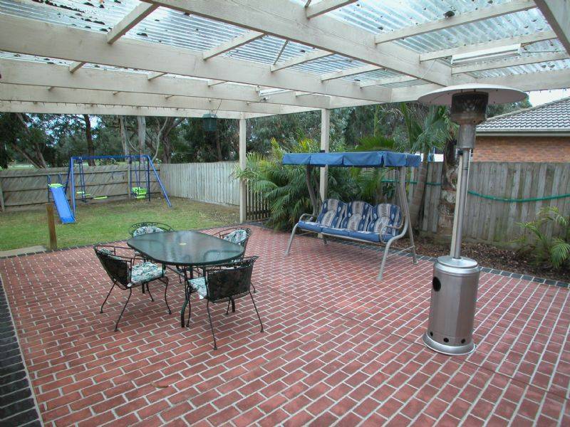 15 Adam Court, Drouin VIC 3818