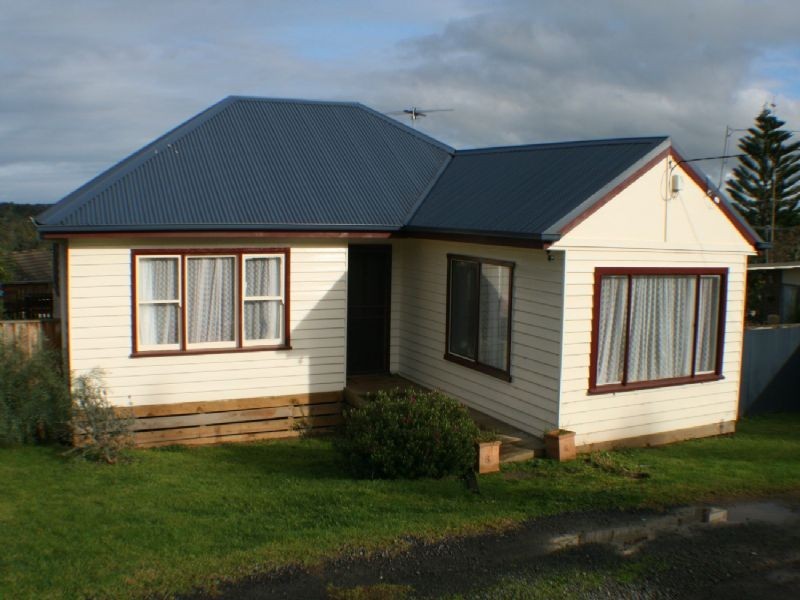 54 Church Street, Drouin VIC 3818