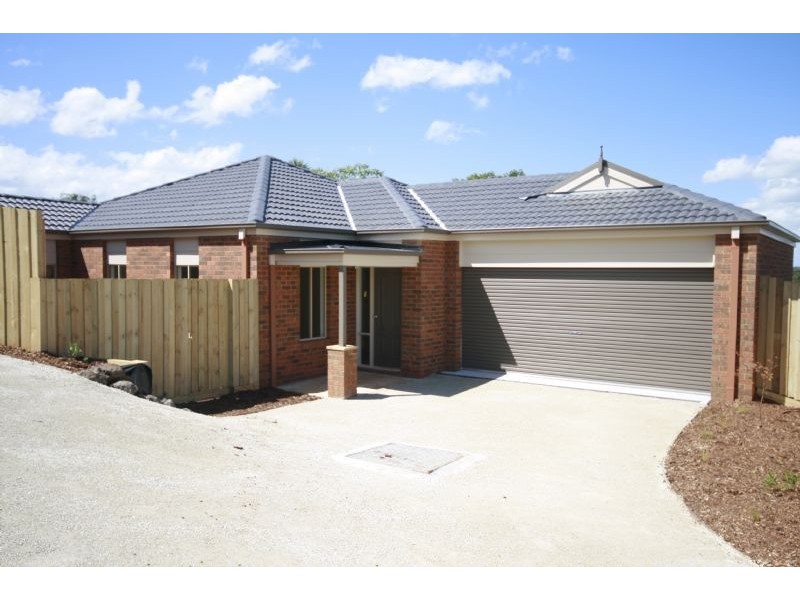 3/22 ALBERT ROAD, Drouin VIC 3818