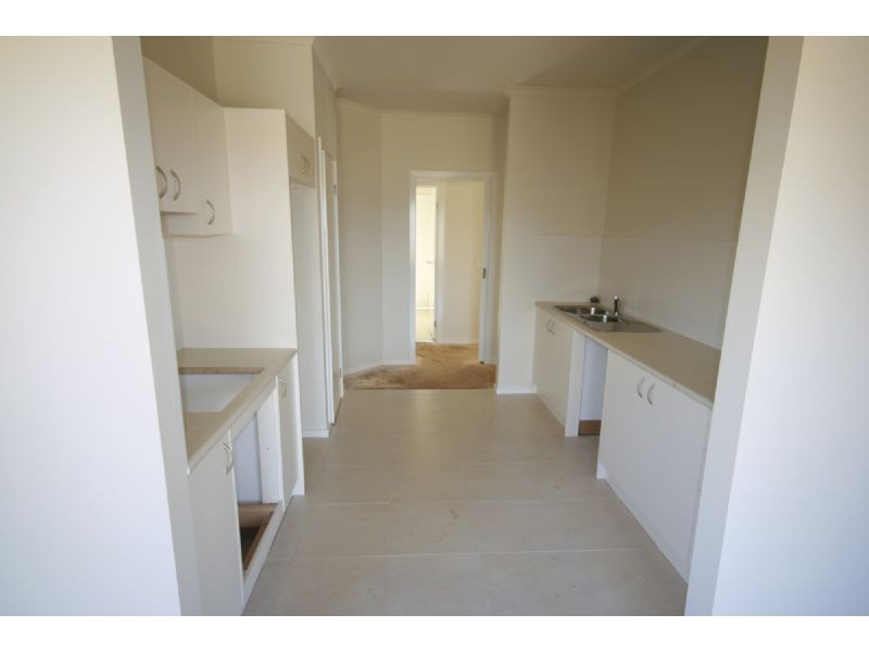 3/22 ALBERT ROAD, Drouin VIC 3818