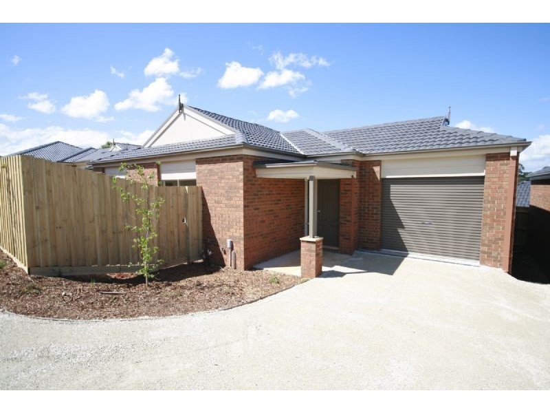 4/22 ALBERT ROAD, Drouin VIC 3818