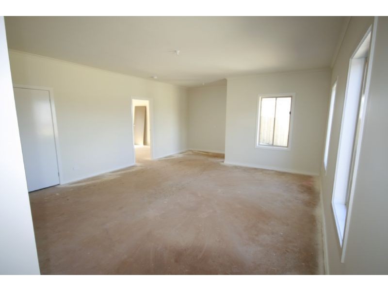 5/22 ALBERT ROAD, Drouin VIC 3818
