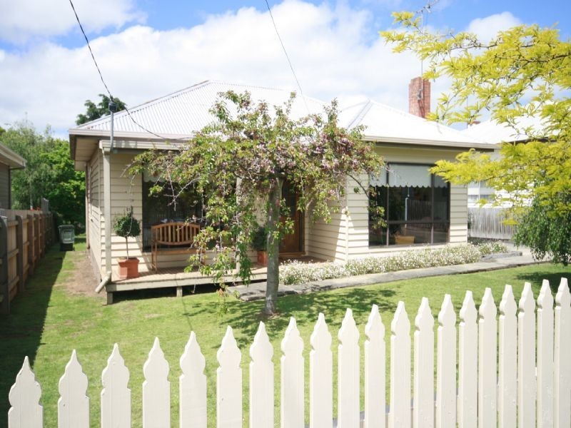 16 Buln Buln Road, Drouin VIC 3818