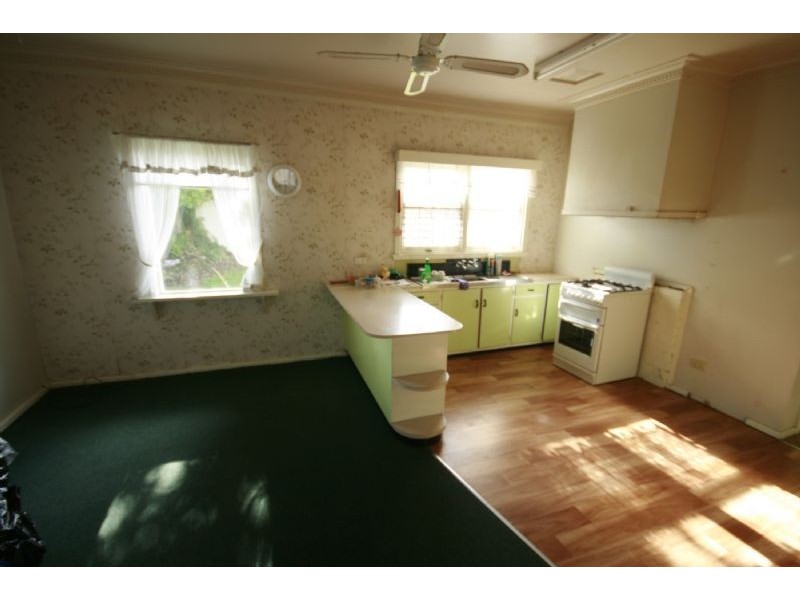 2 May, Garfield VIC 3814