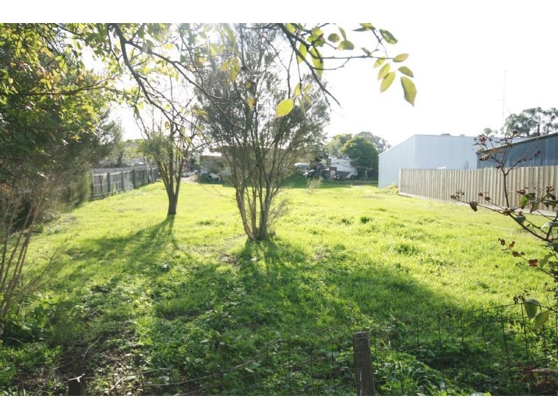 2 May, Garfield VIC 3814