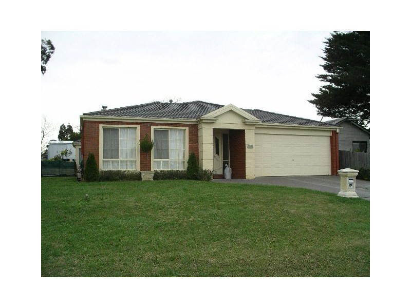 4 Stacey Street, Bunyip VIC 3815