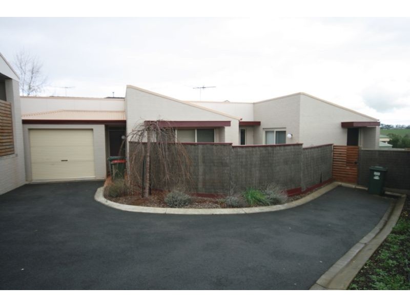 3/3 Cameron, Drouin VIC 3818