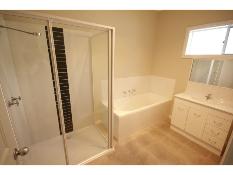 2/30-38 Longwarry, Drouin VIC 3818