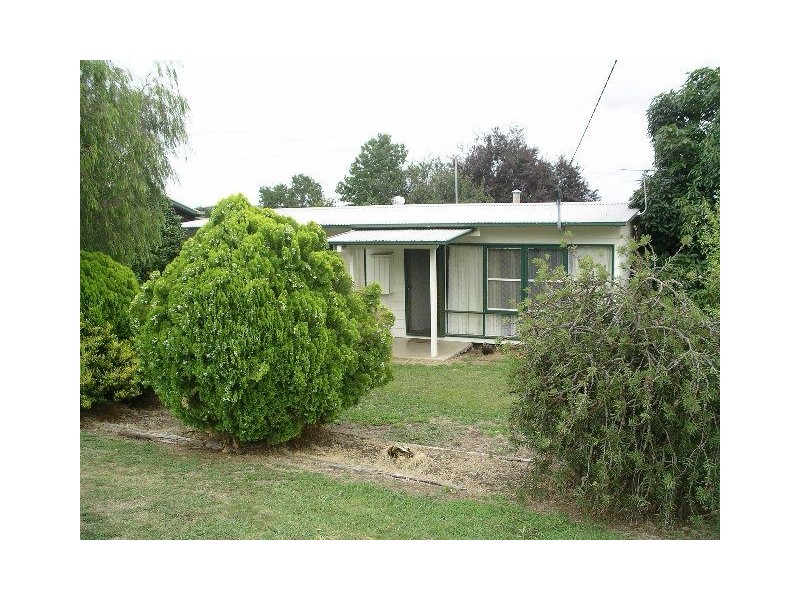 7  Russell, Drouin VIC 3818