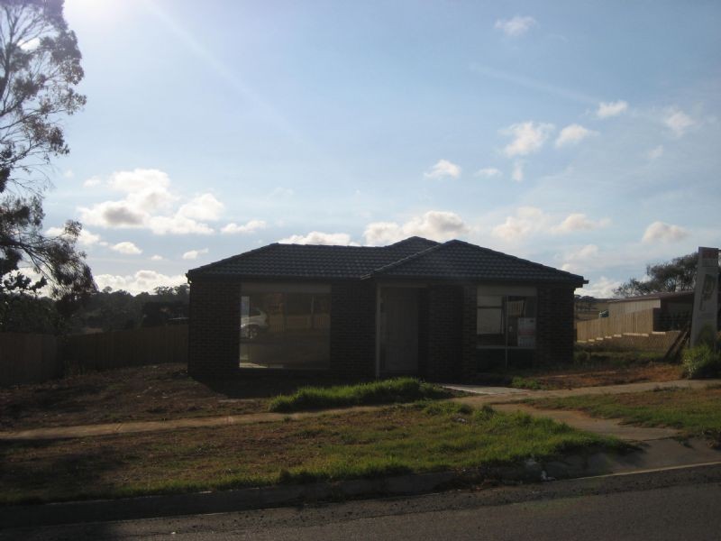 1 Vivian Court, Drouin VIC 3818