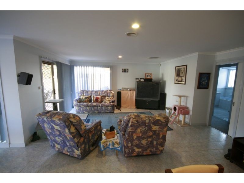 Drouin VIC 3818