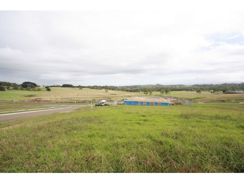 304 Chiswick Cres, Drouin VIC 3818