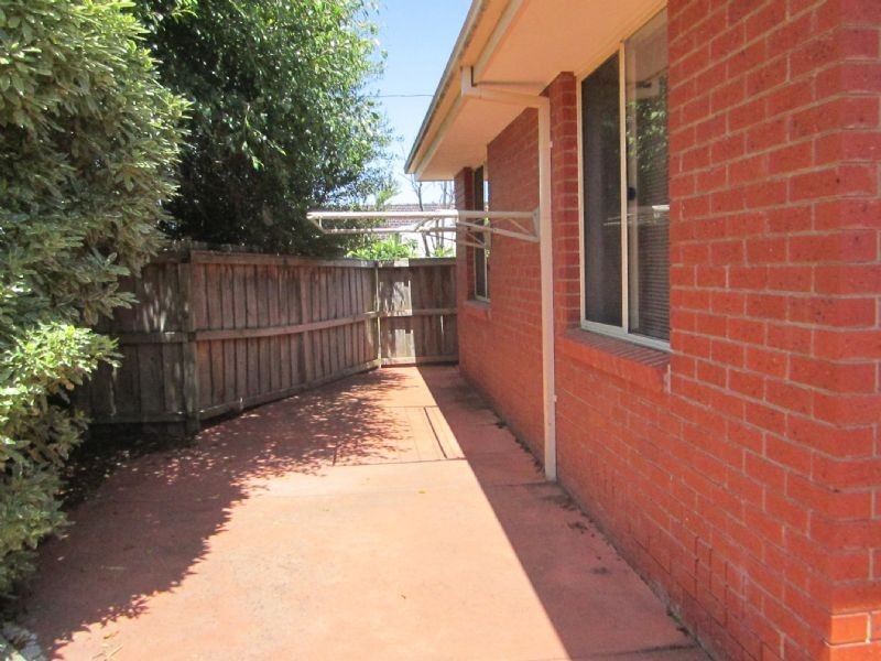 1/12 Flora Road, Clayton VIC 3168