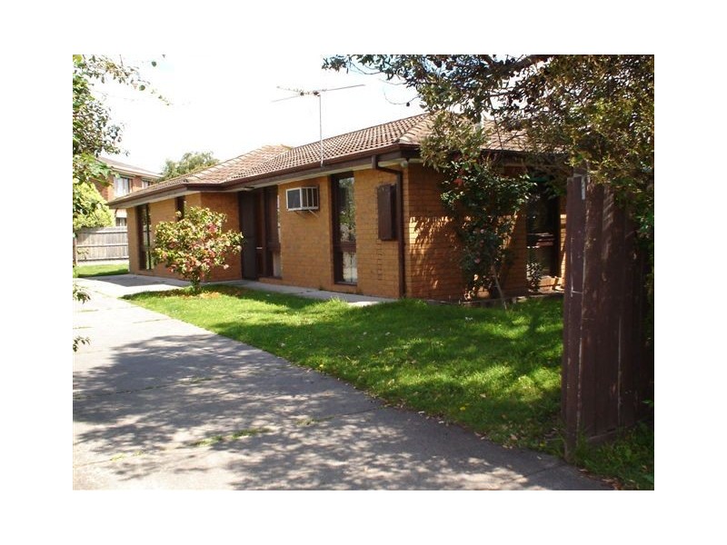 18 Debbie Close, Clayton South VIC 3169