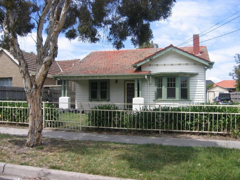 16 Thomas Street, Clayton VIC 3168