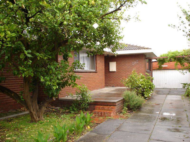 24 Simon Street, Clayton South VIC 3169