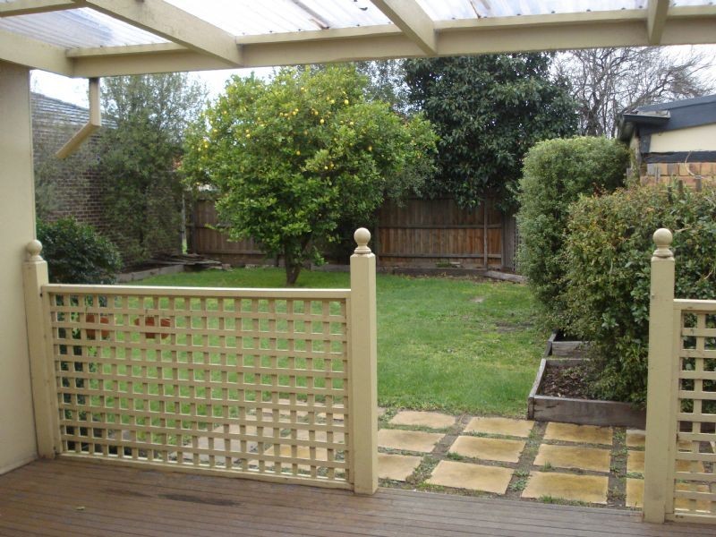 34 Prince Charles Street, Clayton VIC 3168