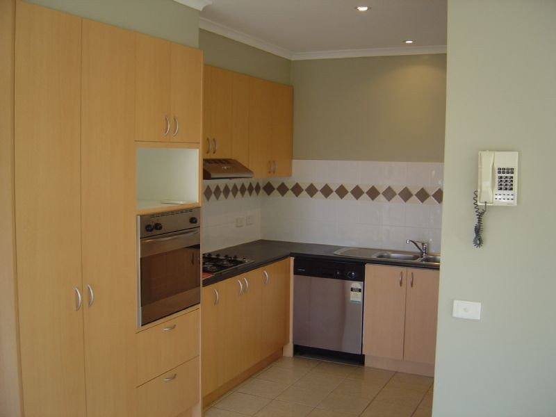 2/18 Elder Street, Clayton South VIC 3169