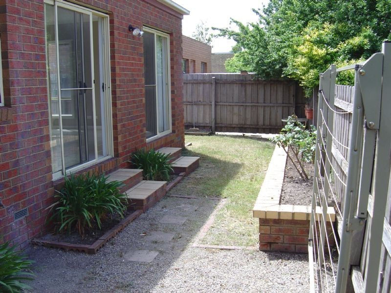 2/18 Elder Street, Clayton South VIC 3169