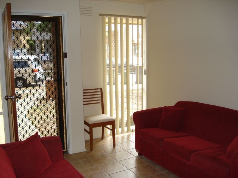 4/8 Dennis Street, Clayton VIC 3168