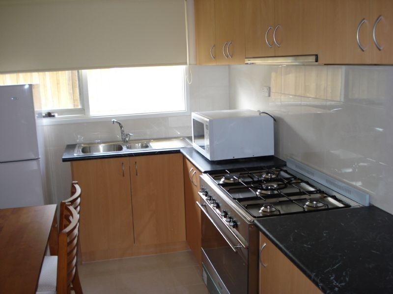 4/8 Dennis Street, Clayton VIC 3168