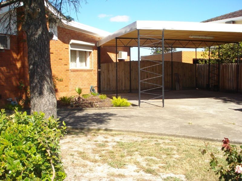 6 Brentwood Close, Clayton South VIC 3169