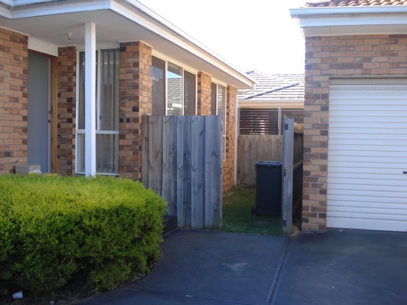 2/9 Harlington Street, Clayton VIC 3168