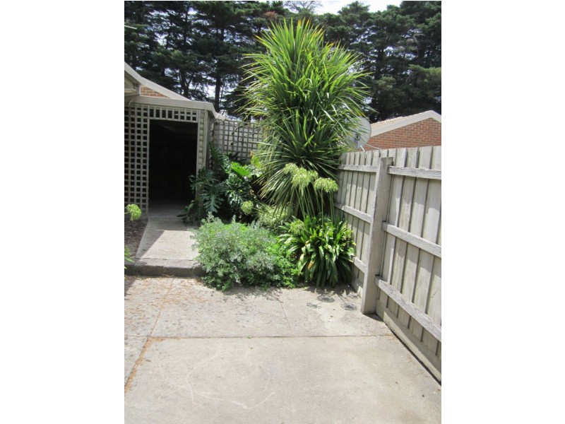 2/2-18 Bourke Road, Oakleigh South VIC 3167