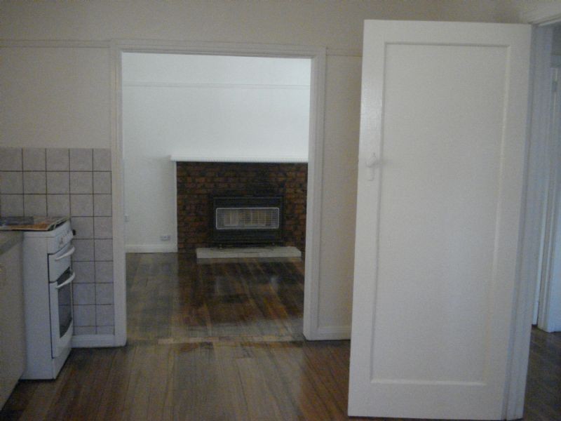 27 Frank Avenue, Clayton South VIC 3169